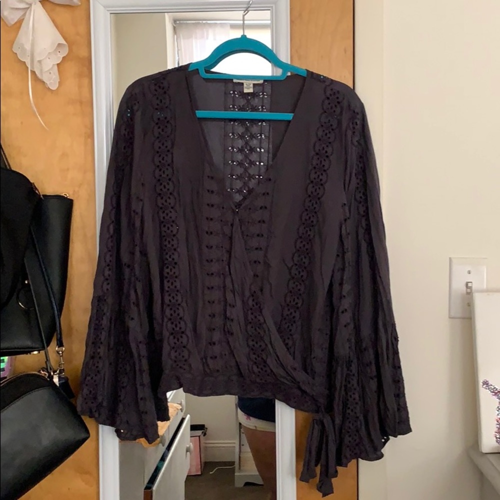AE bell sleeved top